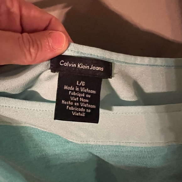 Calvin Klein short sleeve top size large - Picture 2 of 2